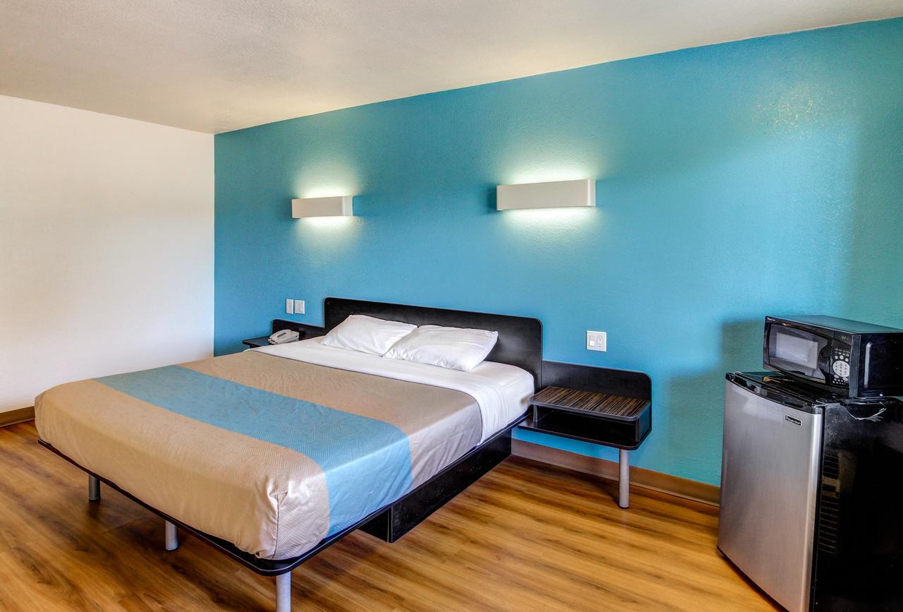 Motel 6 Waco - Lacy Lakeview Bellmead Exterior photo