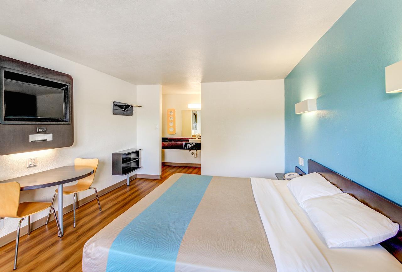 Motel 6 Waco - Lacy Lakeview Bellmead Exterior photo