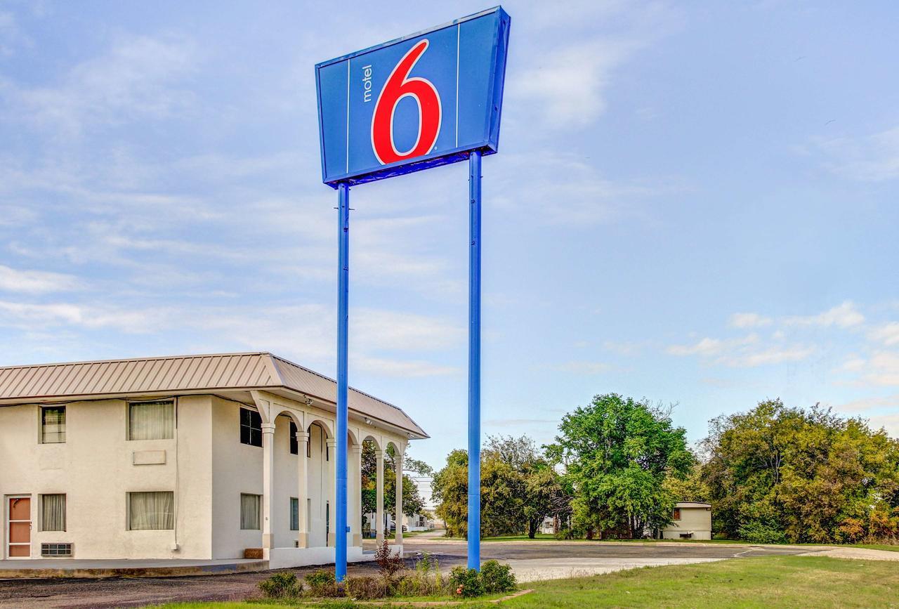 Motel 6 Waco - Lacy Lakeview Bellmead Exterior photo