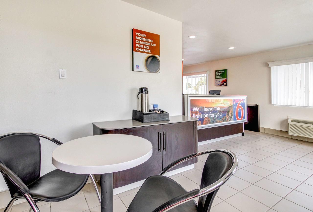 Motel 6 Waco - Lacy Lakeview Bellmead Exterior photo